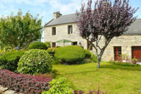 Maison confortable proche de Ploudalmézeau avec jardin